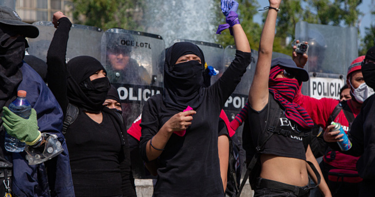 Feministas se manifiestan contra los feminicidios en Ciudad de México ...