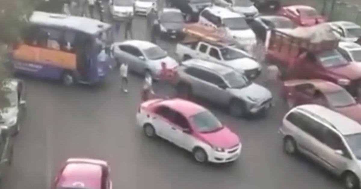 Una pelea entre taxistas y policías deja siete heridos y 17 detenidos ...