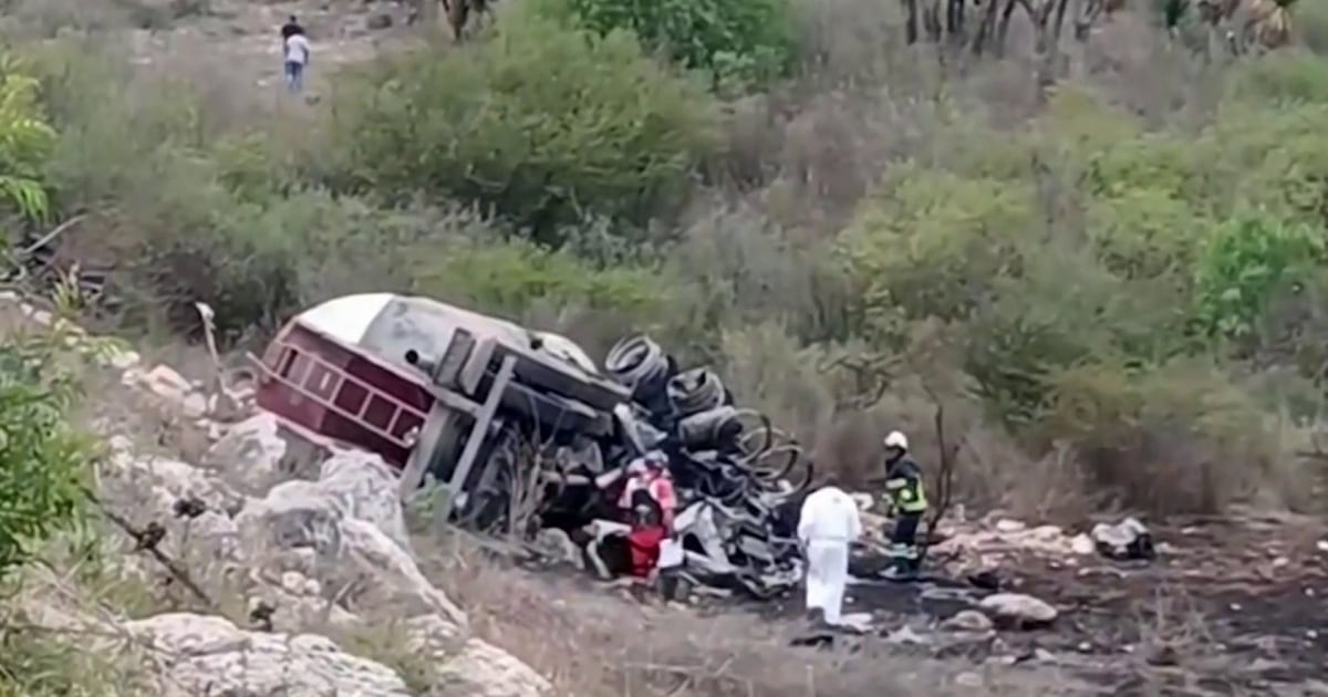 Choque múltiple en una carretera de México deja al menos 21 muertos y ...