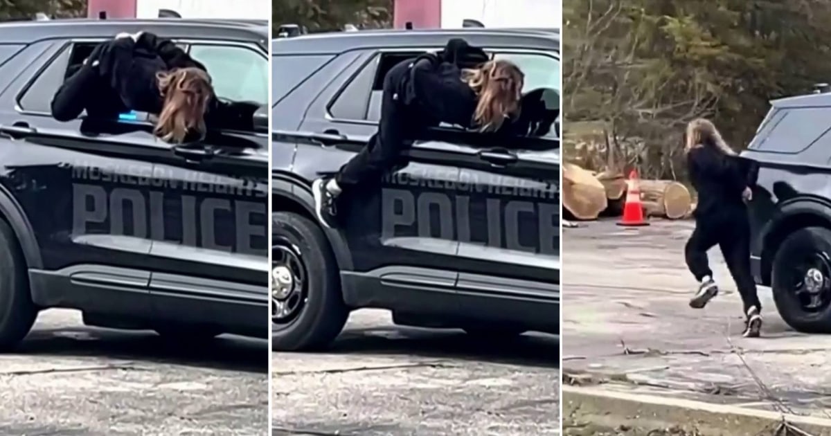 Captan a una mujer esposada escapando por la ventana de una patrulla ...