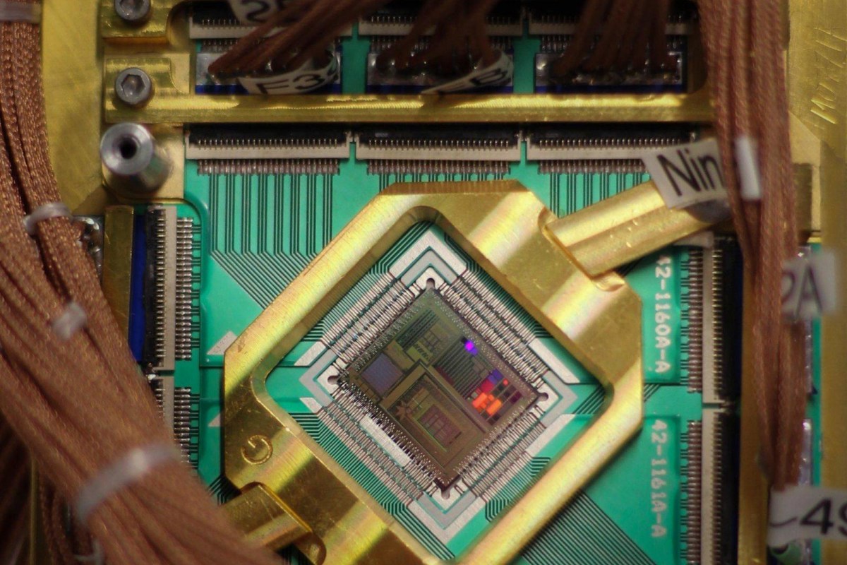 Cpu make. Квантовый компьютер. Квантовый процессор. Квантовый компьютер Intel. Квантовый компьютер d-Wave 2007 год.