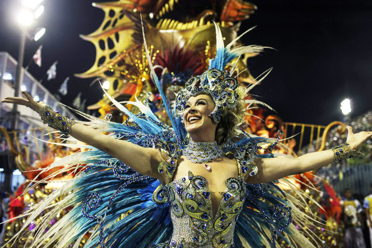 Алей карнавал. Рио-де-Жанейро карнавал костюмы. Rio Carnival. Бразильский карнавал. Маскарад в Бразилии.