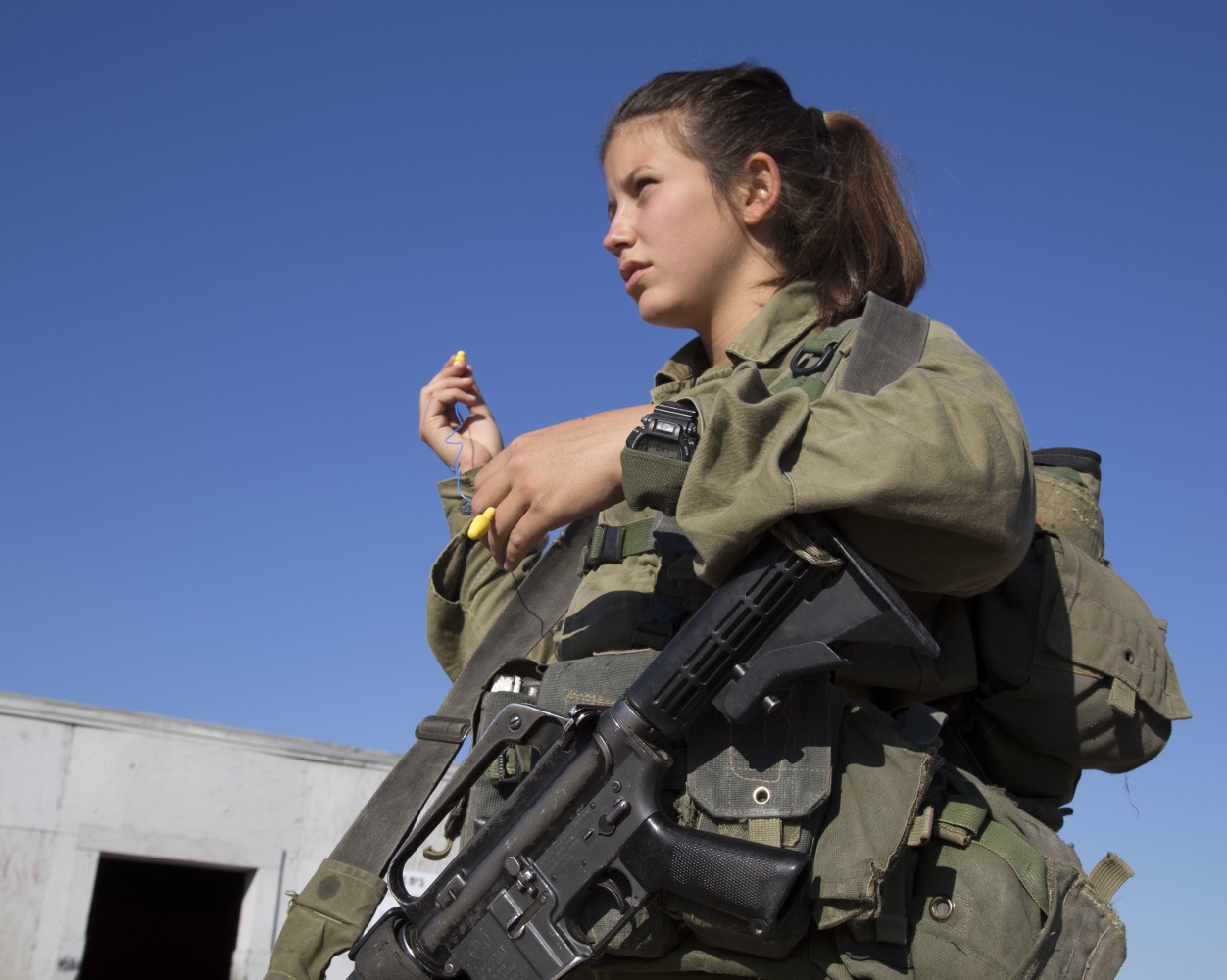 Israeli girls with uniform in idf, israel's supermodel army. 