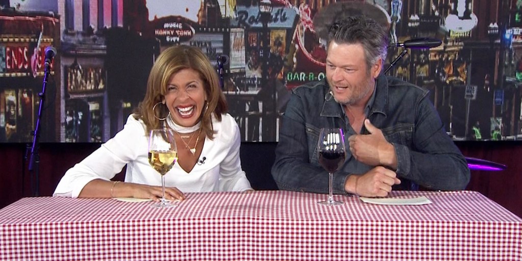 Blake Shelton is Hoda Kotb's co-host live in Nashville