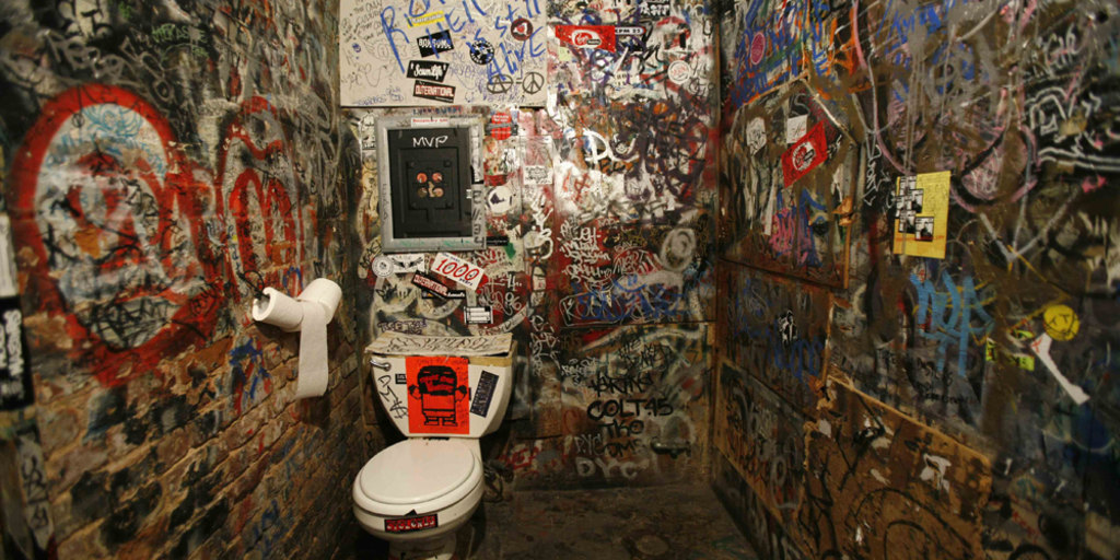 Hey, ho! CBGB shuts doors after 33 years