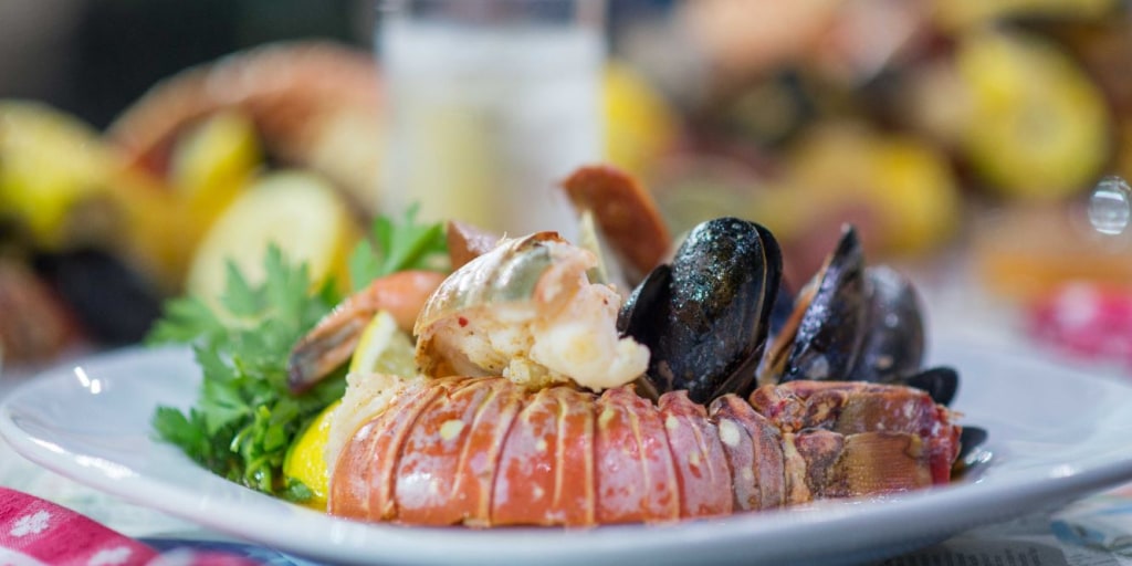pics What Vegable To Serve At Glambake al roker s clambake