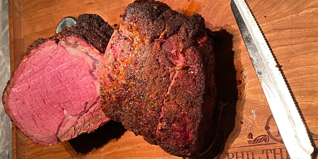 https://media-cldnry.s-nbcnews.com/image/upload/t_social_share_1024x512_center,f_auto,q_auto:best/newscms/2020_51/1654061/sous-vide-prime-rib-today-122120-tease.jpg