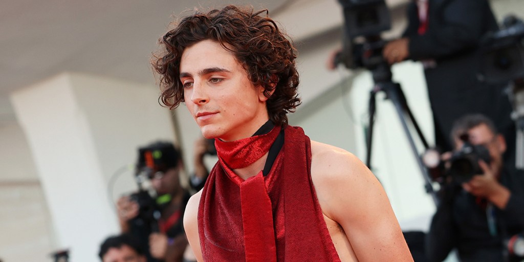 Timothée Chalamet makes bold statement in blood-red backless look at Venice...