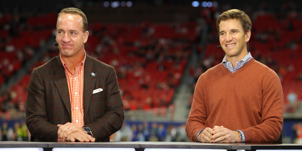 Peyton, Eli Manning Wear Halloween Costumes for ManningCast