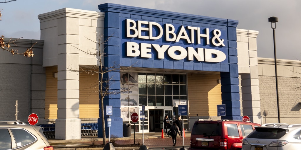 Bed Bath & Beyond and the Container Store Compared: Pictures, Details