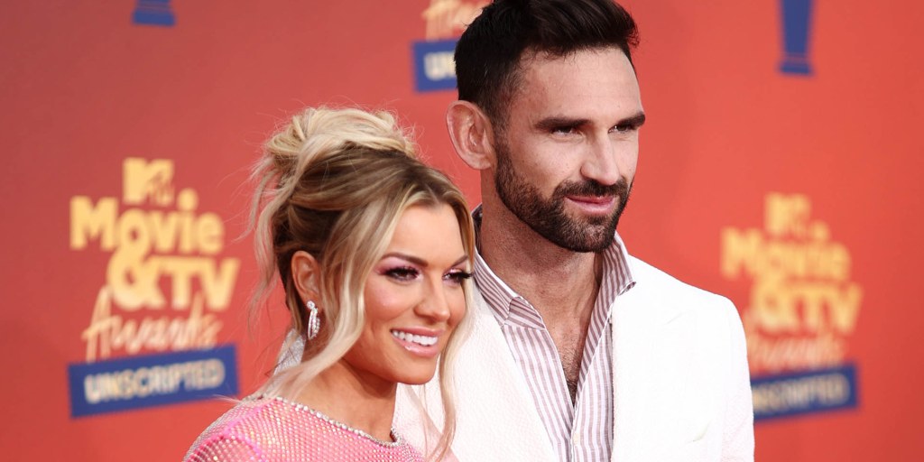 Summer House' star Lindsay Hubbard Breaks Silence After Carl Radke Ended  Engagement
