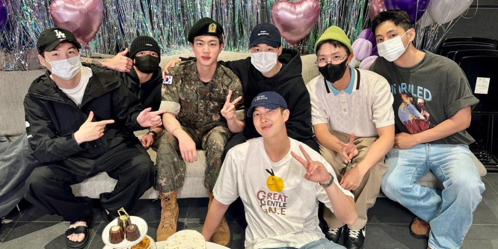 Jin Completes Military Service