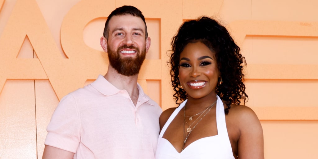 'Love Is Blind' Stars Lauren and Cameron Welcome 1st Child Together, Reveal His Name