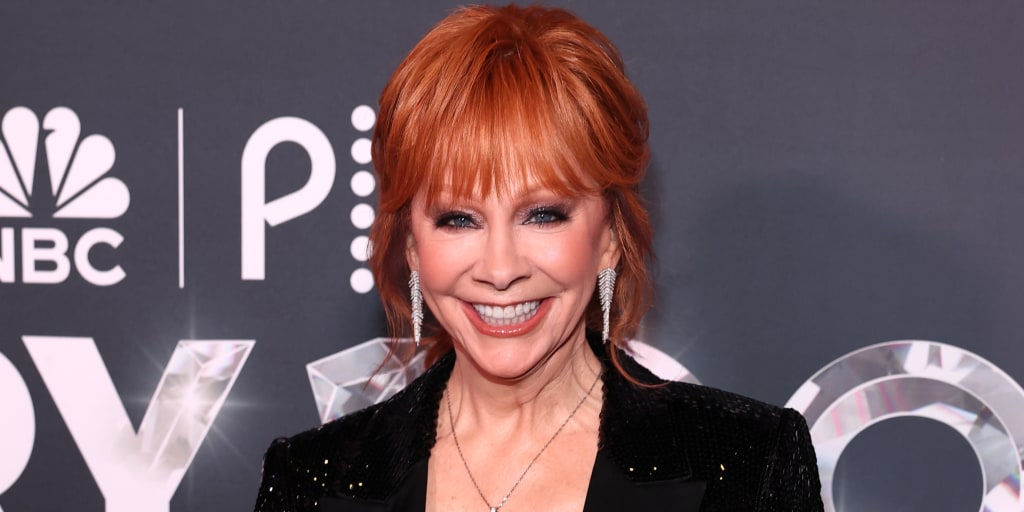 Reba McEntire Honors Patsy Cline, Loretta Lynn At 'Opry 100'