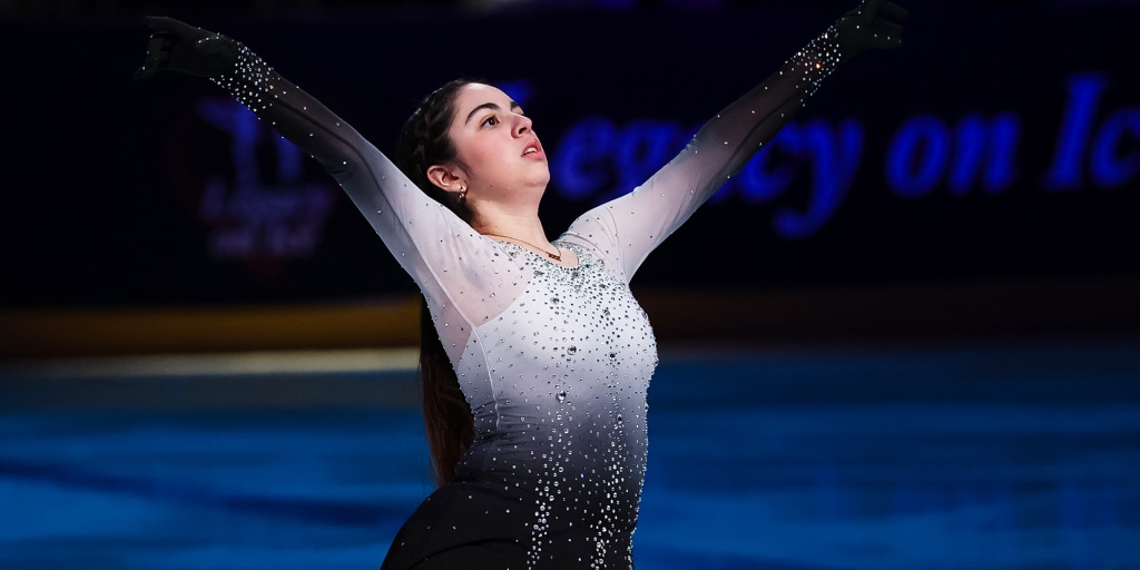 Skater Gets Standing Ovation After Honoring Dad and Brother Who Died in DC Plane Crash