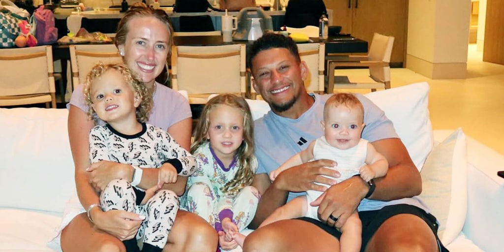 Patrick Mahomes and Wife Brittany Mahomes Share Vacation Photos