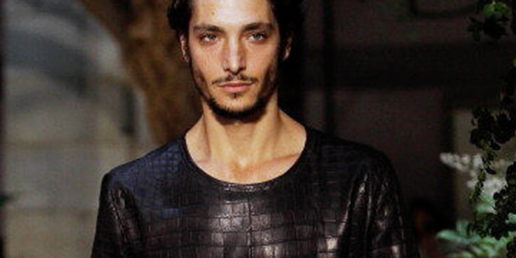 1C6642284-tdy-130326-crocshirt 