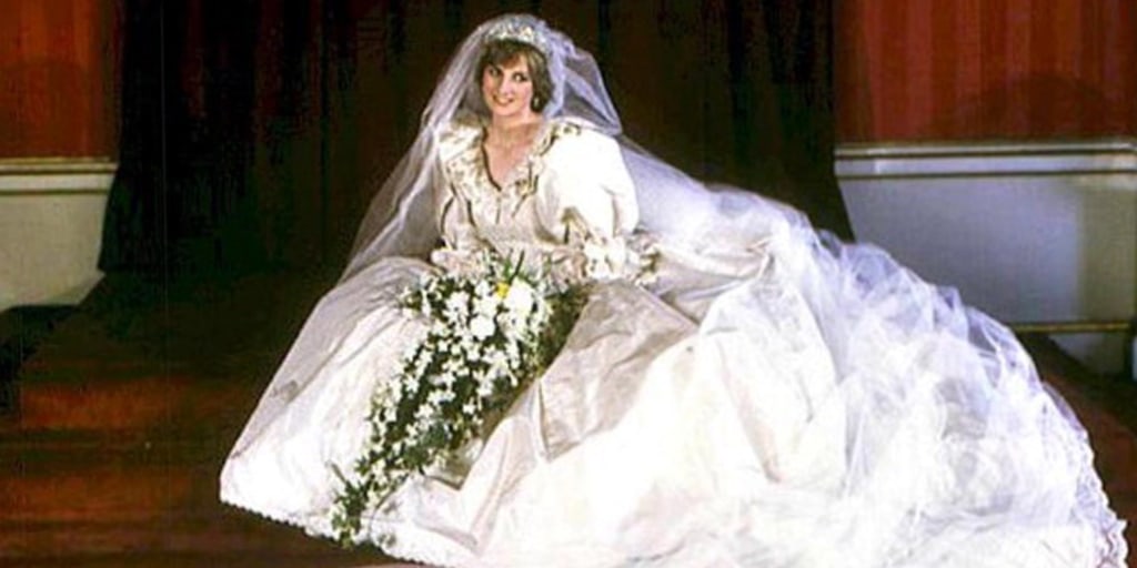 Princess Diana's wedding gown will be turned over to William and Harry Princess Diana's wedding gown will be turned over to William and Harry