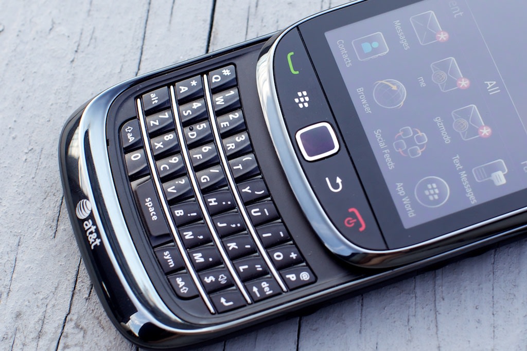 BlackBerry フリップフォン シルバー/ブラック BlackBerry Torch first look: Weirdly evolved