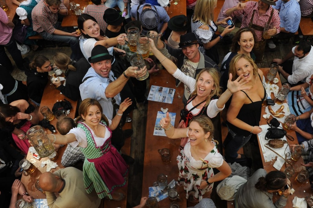 open lace back dress Oktoberfest Outfit Women