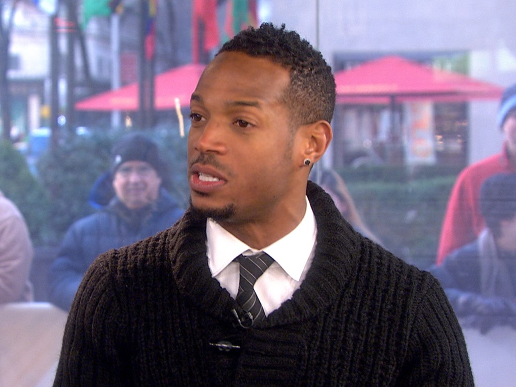 Marlon Wayans is still getting scared (and naked) .