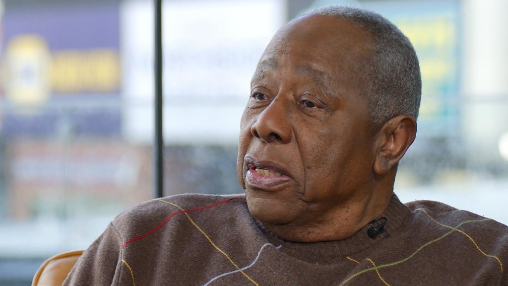 Hank Aaron dead at 86: Baseball's forever home run king was a true American  hero