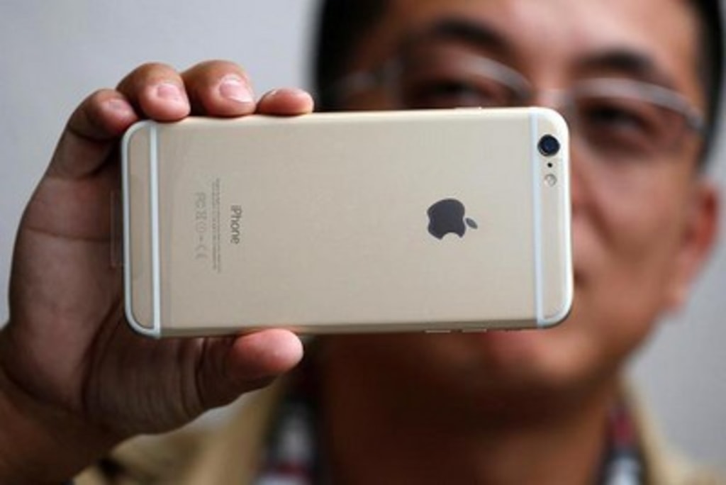 Отдать старый айфон. Iphone 8 черный. Iphone 6. Айфон 5s белый. Отдать старый айфон.