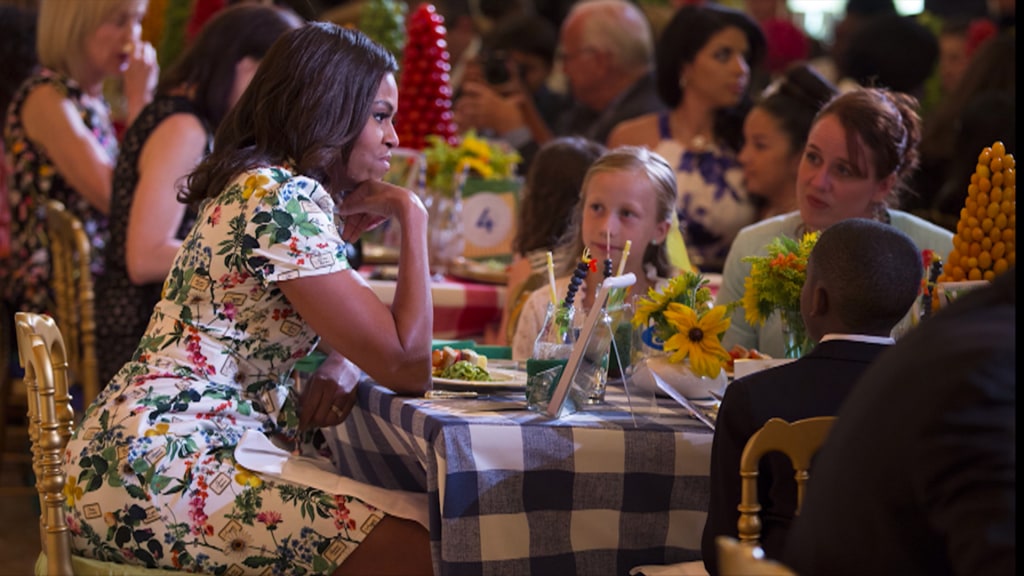 Anne dinner date. She to us that dinner. С новосельем друзья. She to us that dinner. She to us that dinner.