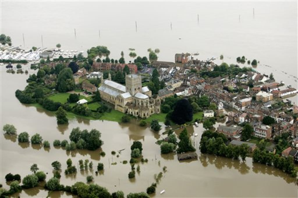 Великобритания уйдет под воду. Tewkesbury Floods