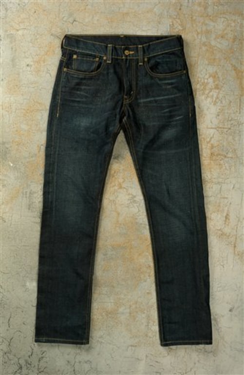 501® Original Cropped Women's Colored Denim Jeans - Pink | Levi's® CA
