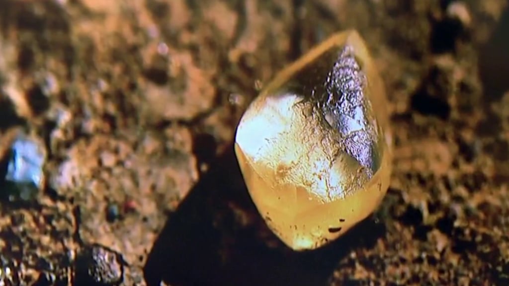 Woman discovers four carat yellow diamond in Arkansas state park