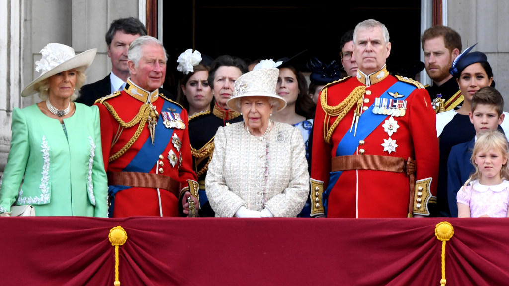 правнук елизаветы принц англии георгий. арчи маунтбеттен-виндзор 2022. семья елизаветы 2. семья королевы великобритании. королевские семьи 10.