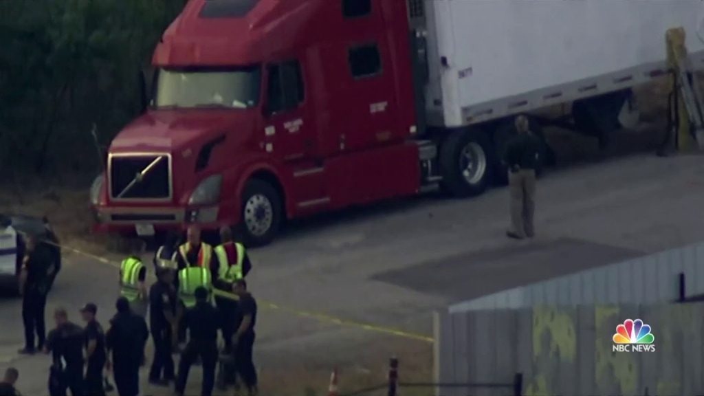 Trucker charged in deaths of 10 immigrants packed in rig