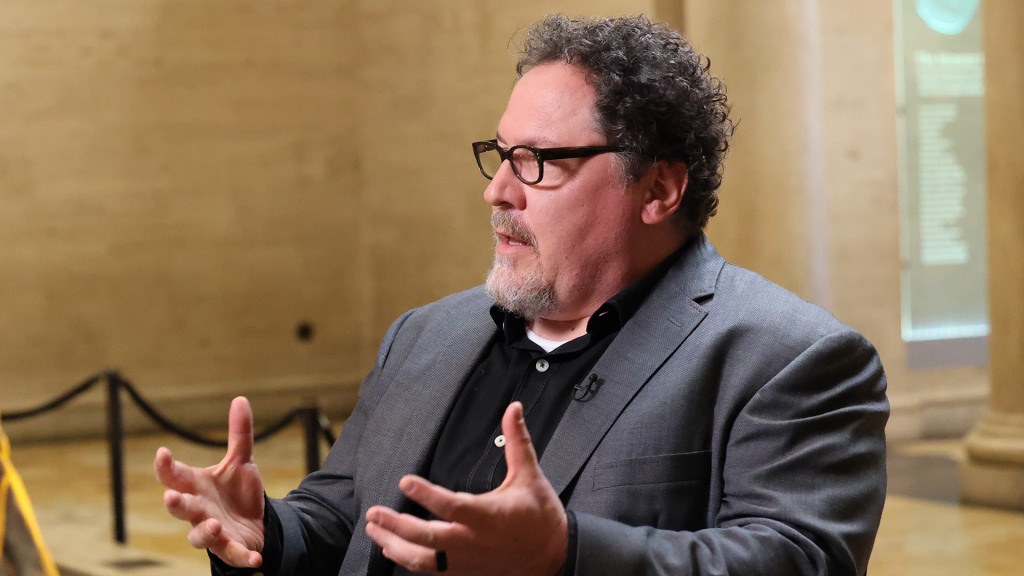 Jon Favreau talks Rudy, Swingers and his stunning new show about dinosaurs pic
