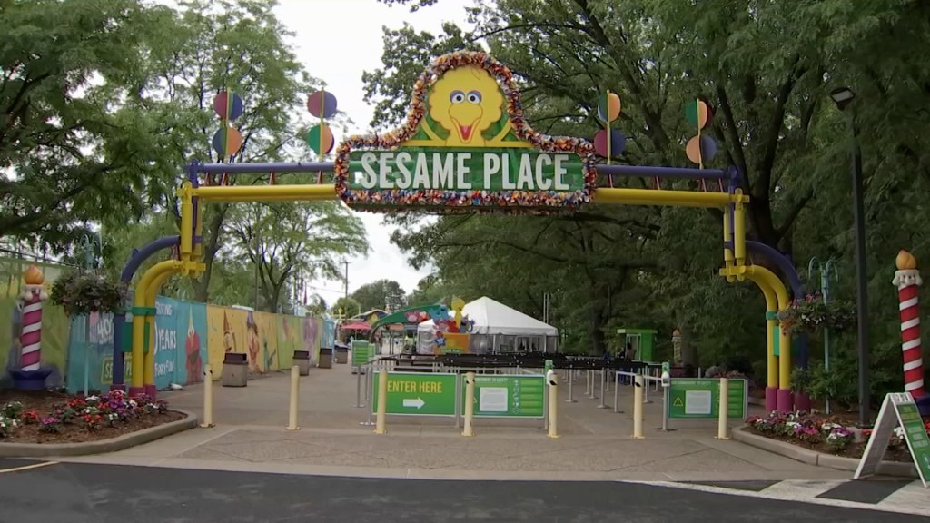 Sesame Place Philadelphia on X: Join the Philly Phanatic for a