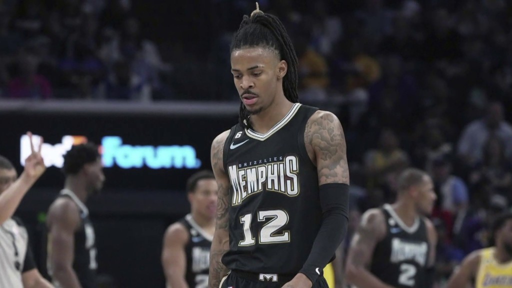 Ja Morant breaks in the Grizzlies' throwback uniforms with 26 vs