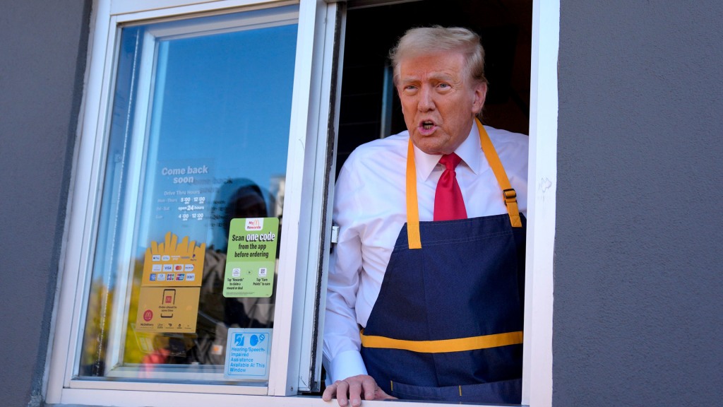 Trump serves fries at McDonald's in Pennsylvania