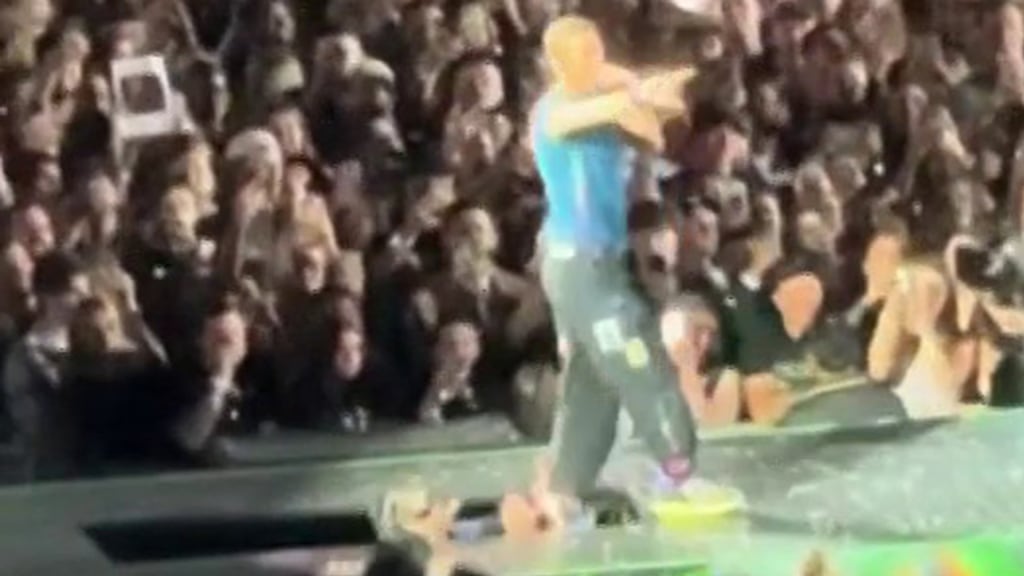 Chris Martins Stage Tumble A Close Call for Coldplays Frontman