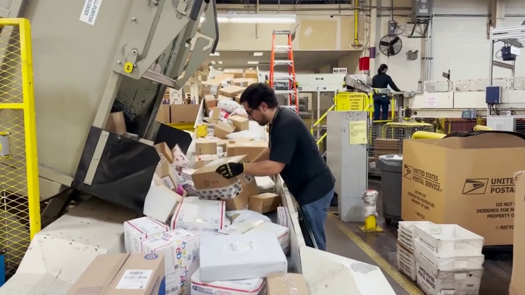 Global Postal Services Halt Deliveries to US Over Trump's Tariffs