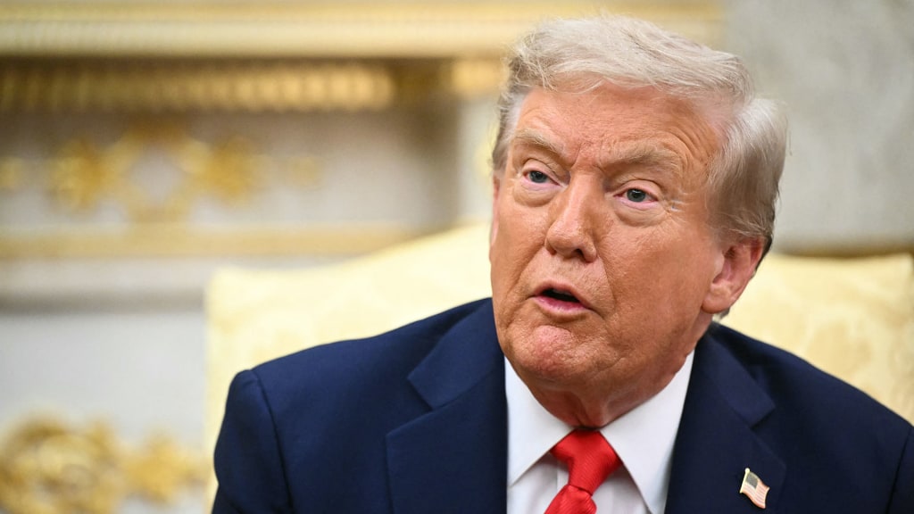 Trump makes an announcement at the White House