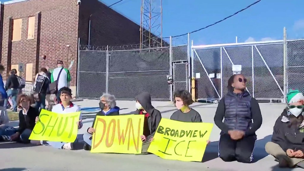 Chicago Braces for Trump’s Federal Troops