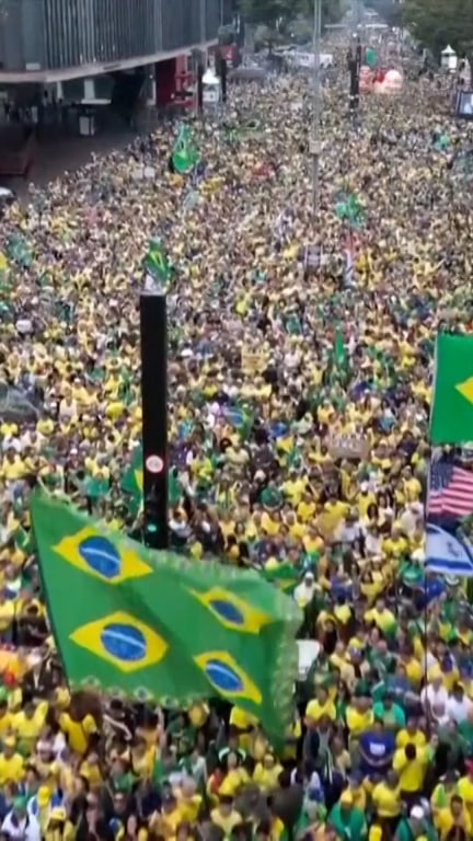 Thousands of Bolsonaro supporters rally in Brazil