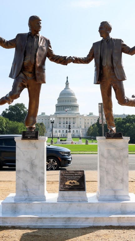 Statue of Trump and Epstein placed near U.S. Capitol