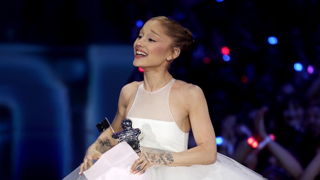 Ariana Grande wins video of the year award at MTV VMAs