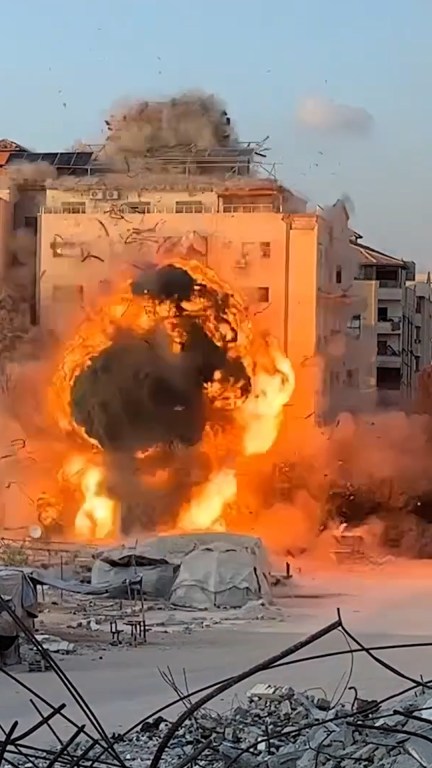 Israeli airstrike flattens Gaza City's Al-Ruya building