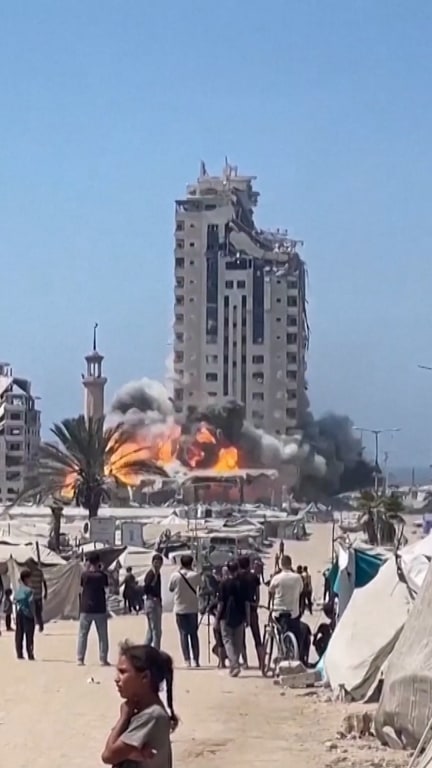 Israeli missiles destroy residential high-rise in Gaza
