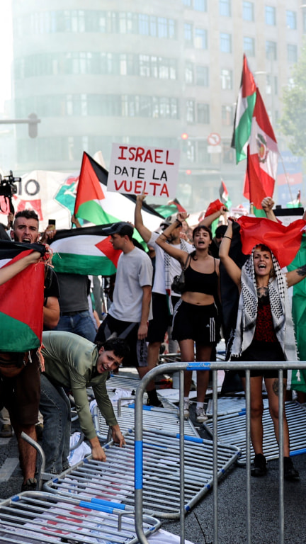Pro-Palestinian protests disrupt Vuelta cycling race