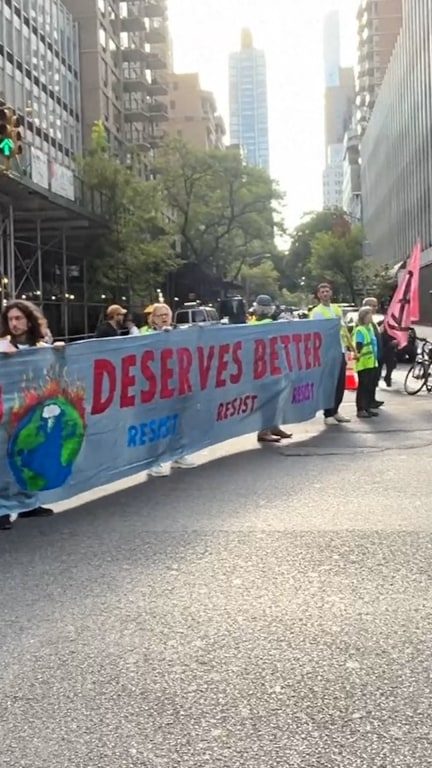 Protesters gather outside U.N. ahead of Trump’s speech