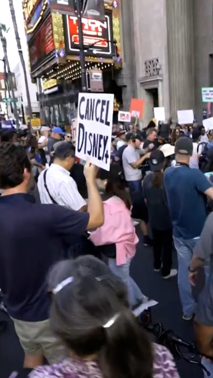 Protesters show support for Jimmy Kimmel across L.A.