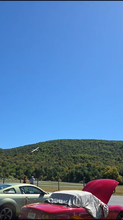 Small plane makes emergency landing in Connecticut